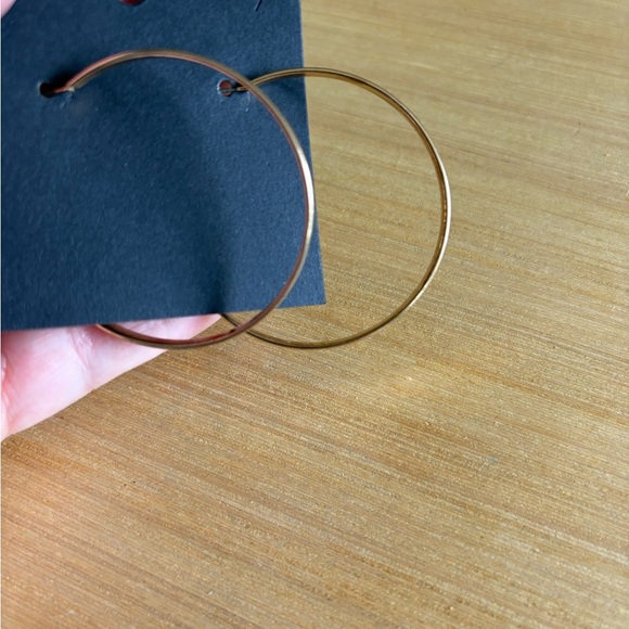 Minimalist Gold Hoop Earrings with Smooth Finish - Picture 2 of 2